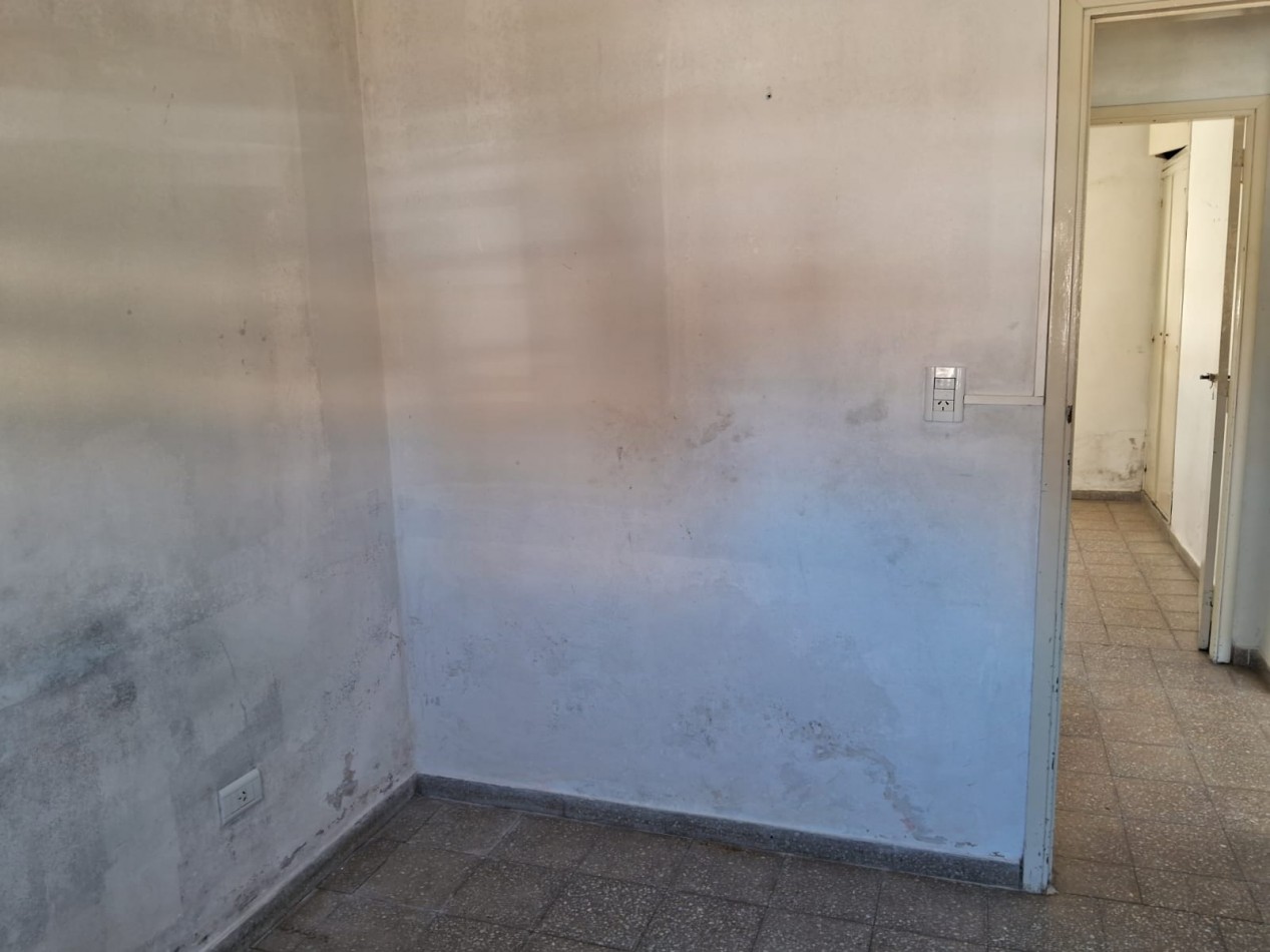 Casa de 3 Amb. a acondicionar en zona centro