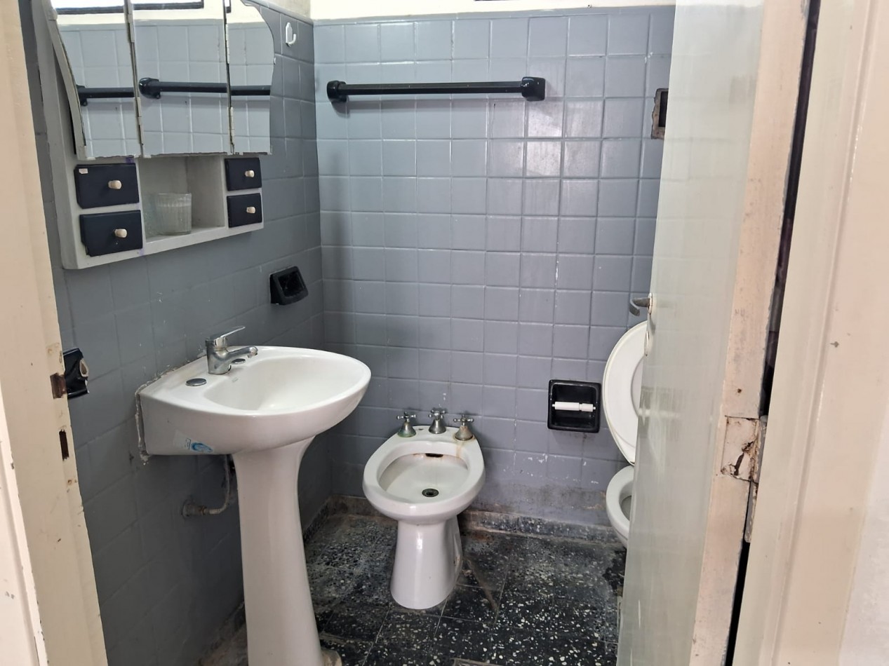 Casa de 3 Amb. a acondicionar en zona centro