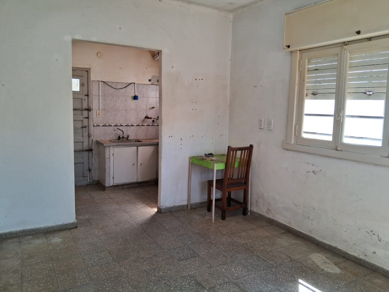 Casa de 3 Amb. a acondicionar en zona centro