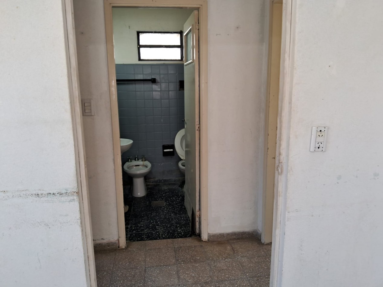 Casa de 3 Amb. a acondicionar en zona centro