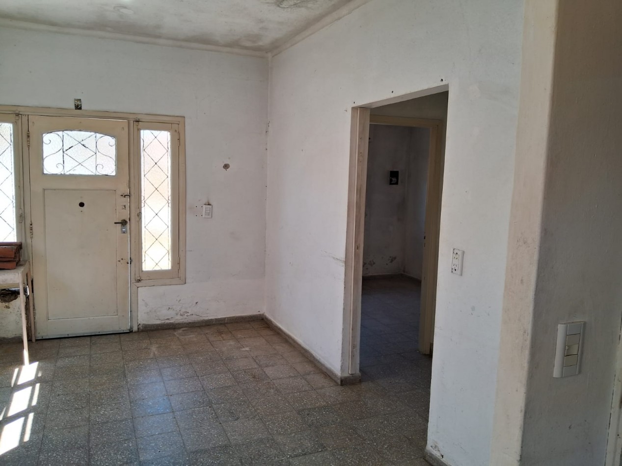 Casa de 3 Amb. a acondicionar en zona centro