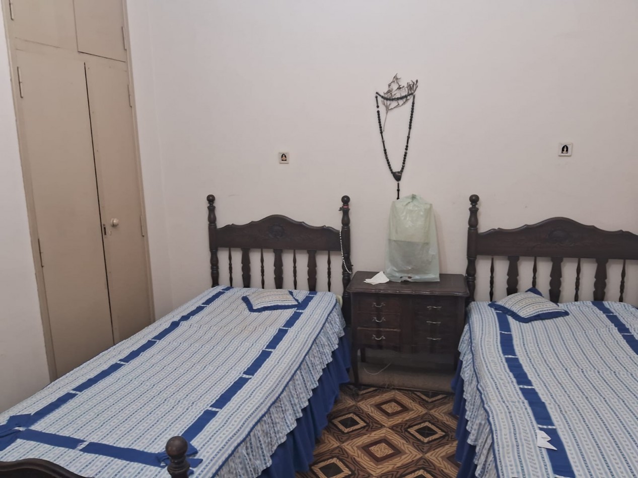 Lote 800 M2 con gran casa al fondo Zona Norte 