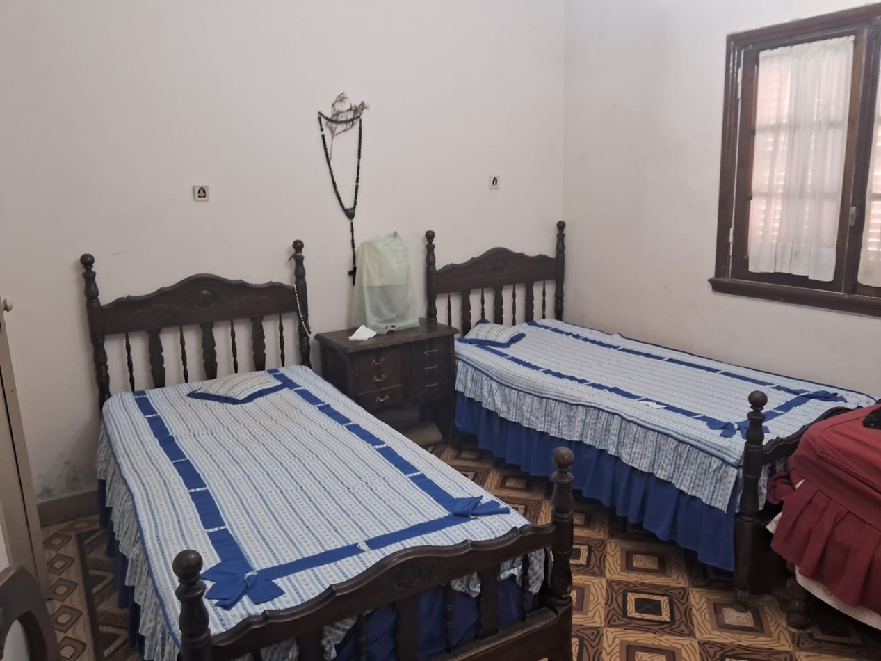 Lote 800 M2 con gran casa al fondo Zona Norte 