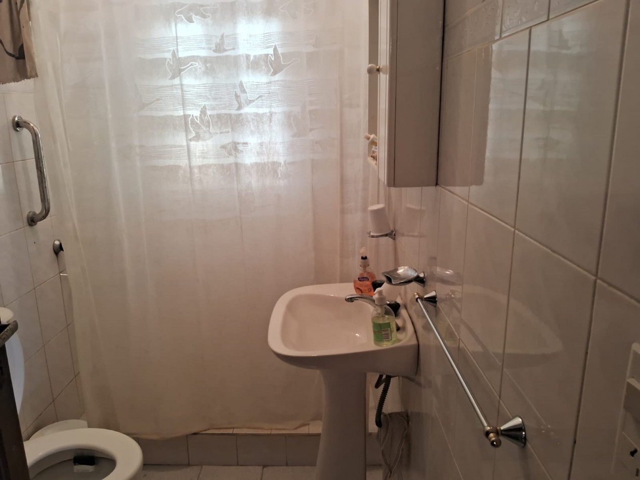 Lote 800 M2 con gran casa al fondo Zona Norte 