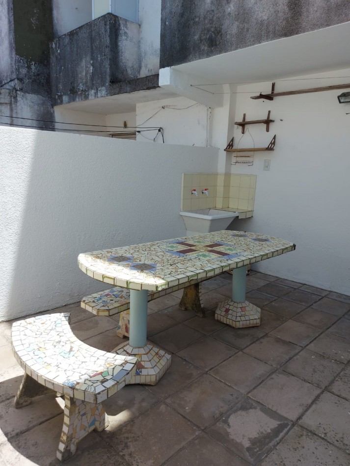 Duplex 2 Amb.PB con patio en plena Avda.