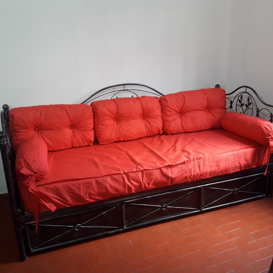 Depto en PB 2 amb. con patio en Plena Avda.