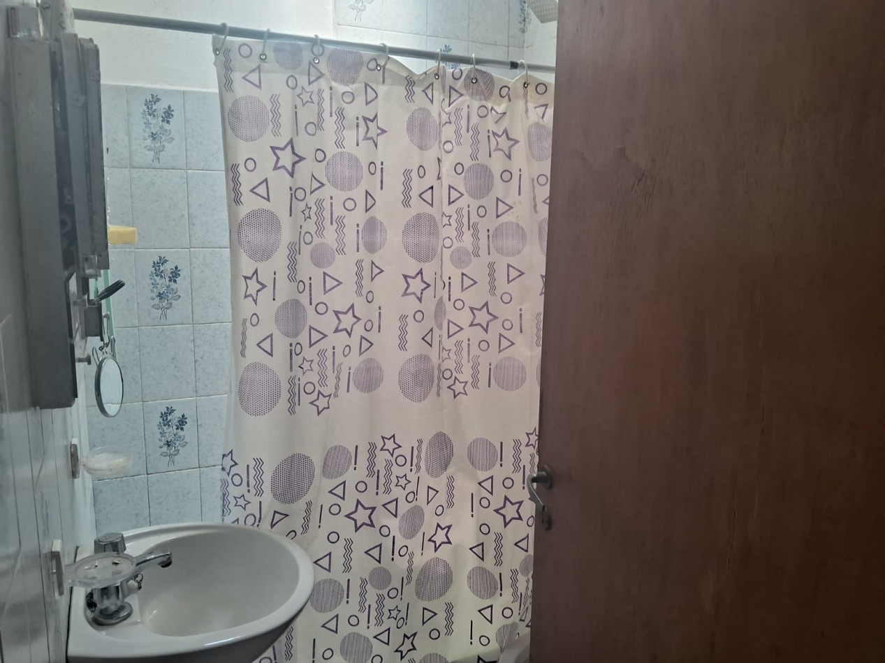 Casa 2 amb a refaccionar en zona norte 