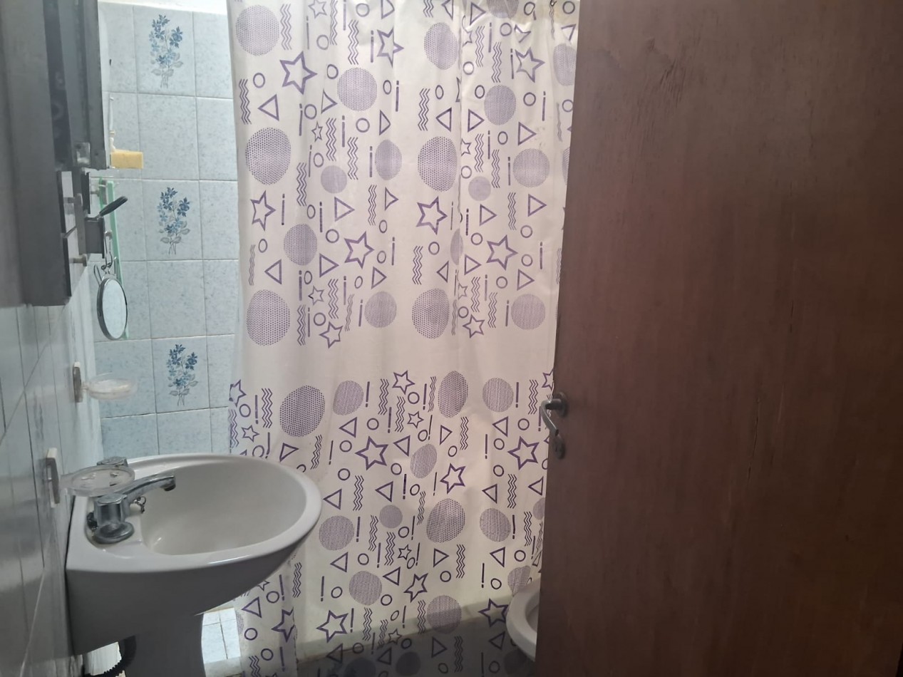 Casa 2 amb a refaccionar en zona norte 