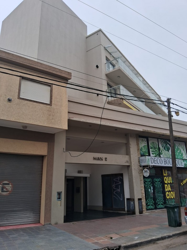 Depto 2 Amb al frente edificio Max V