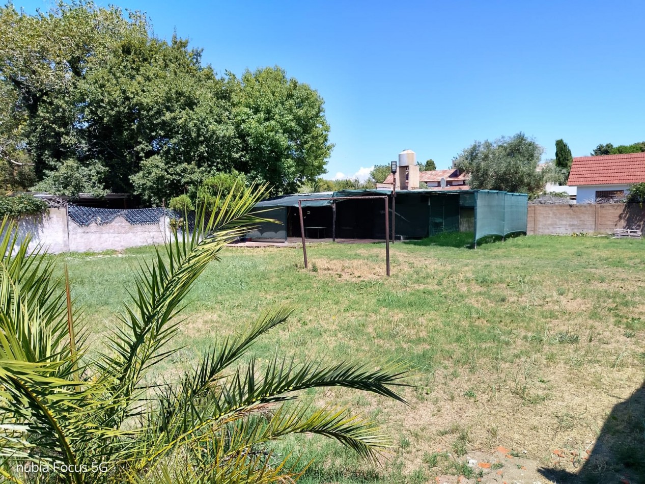 Gran Lote con mejoras centrico 