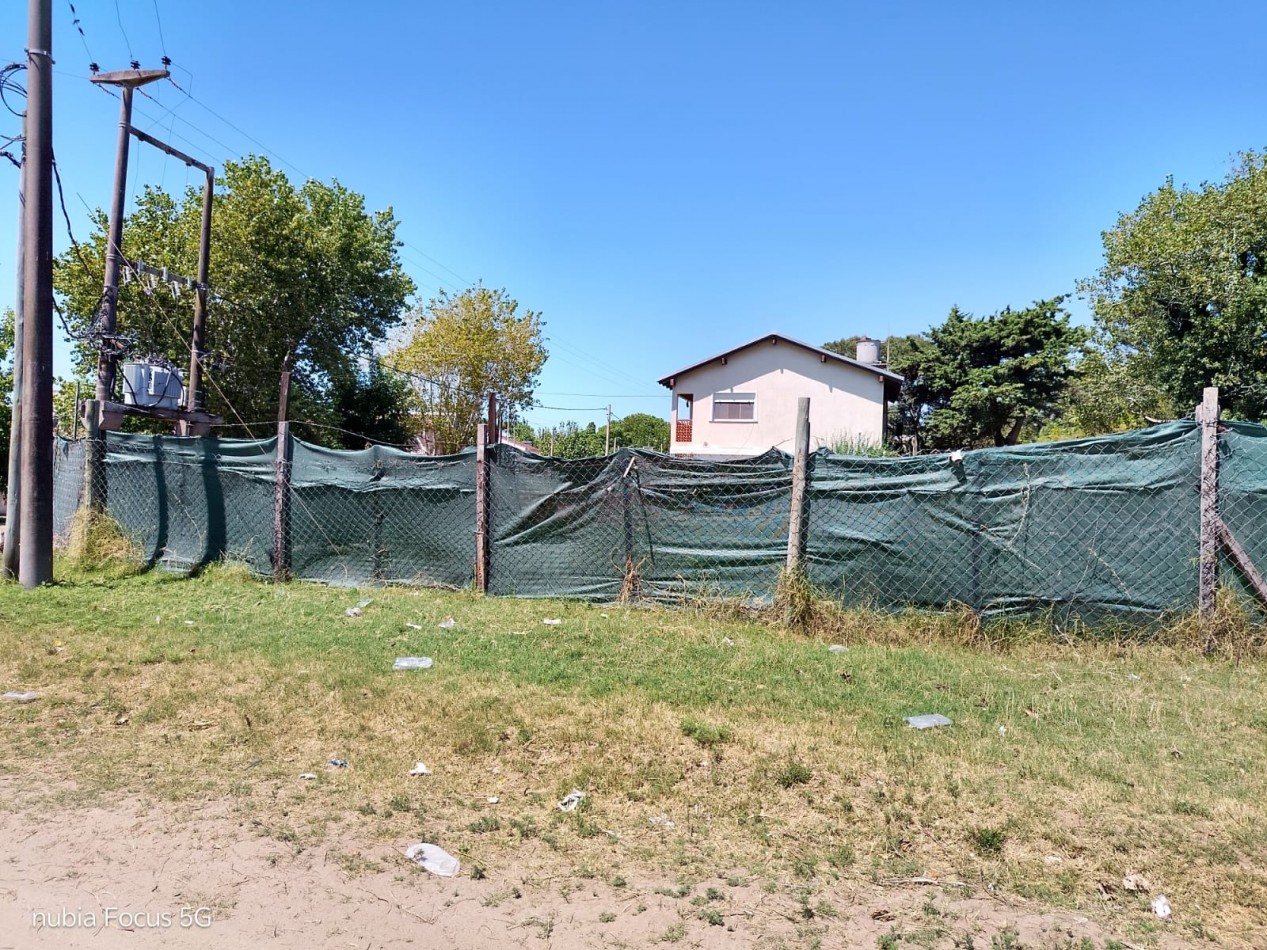 Gran Lote con mejoras centrico 