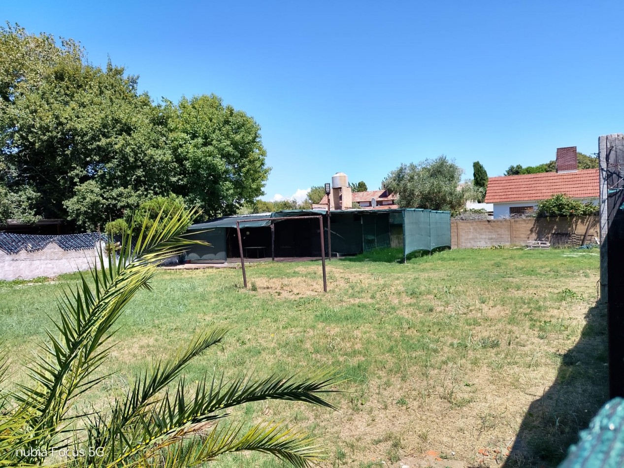 Gran Lote con mejoras centrico 