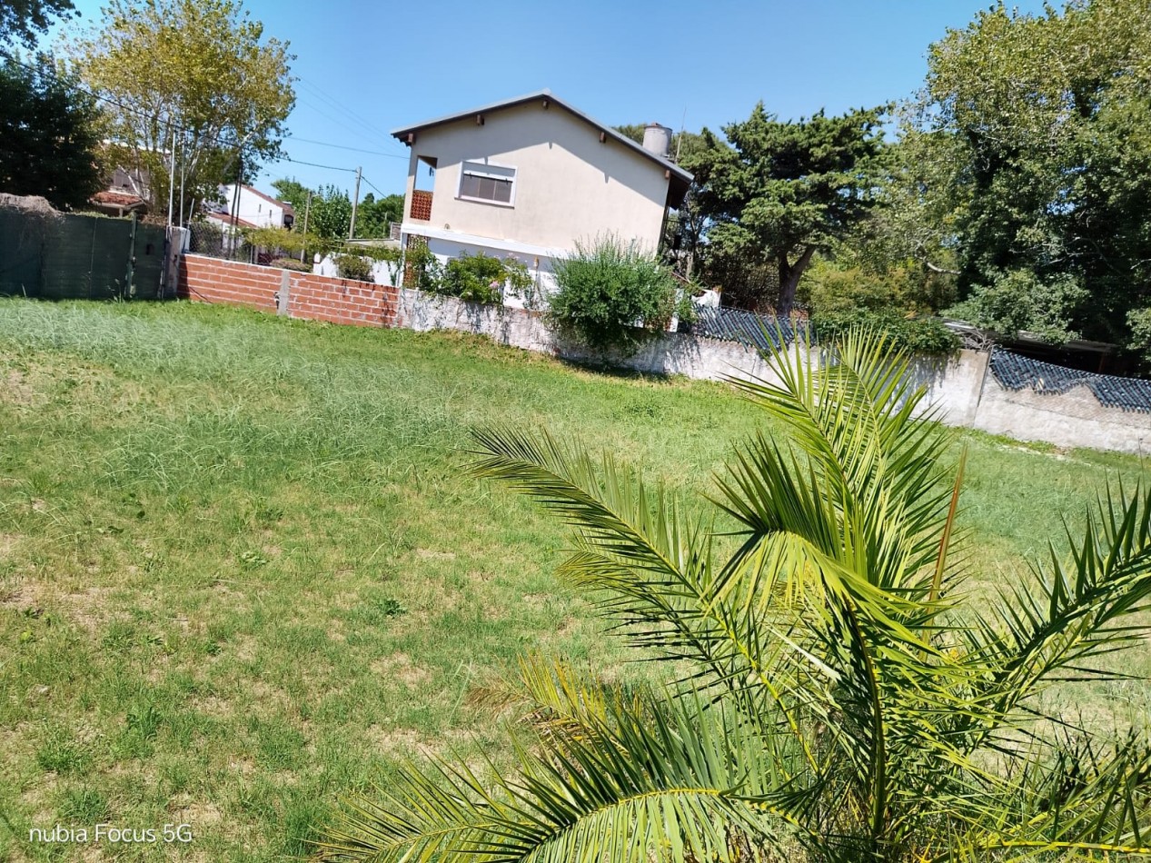 Gran Lote con mejoras centrico 