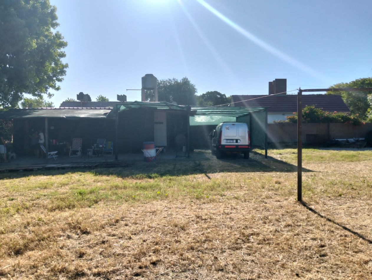 Gran Lote con mejoras centrico 