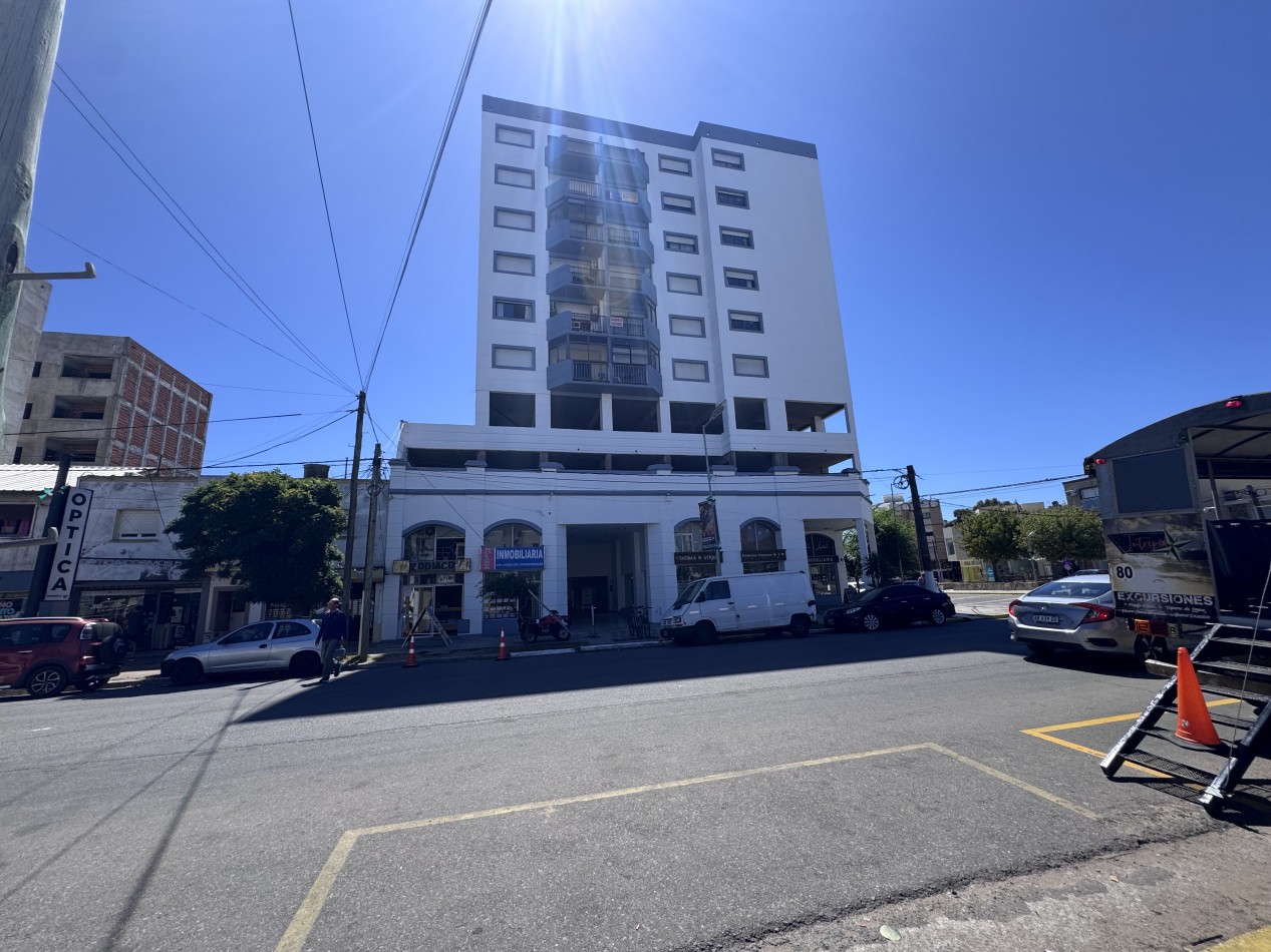 Depto 2 Amb con 2 cocheras 