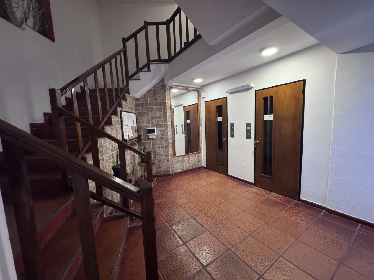 Depto 2 Amb con 2 cocheras 