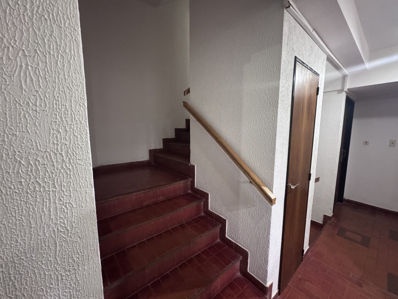 Depto 2 Amb con 2 cocheras 