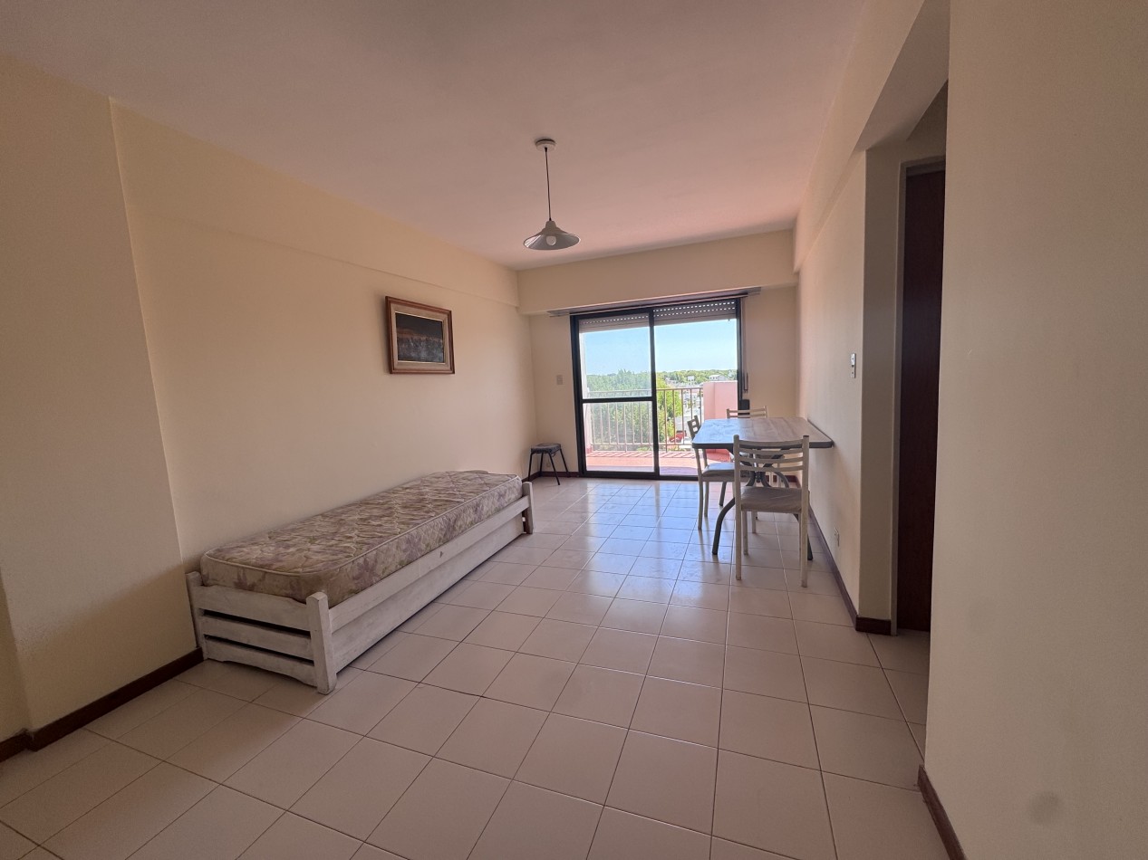 Depto 2 Amb con 2 cocheras 