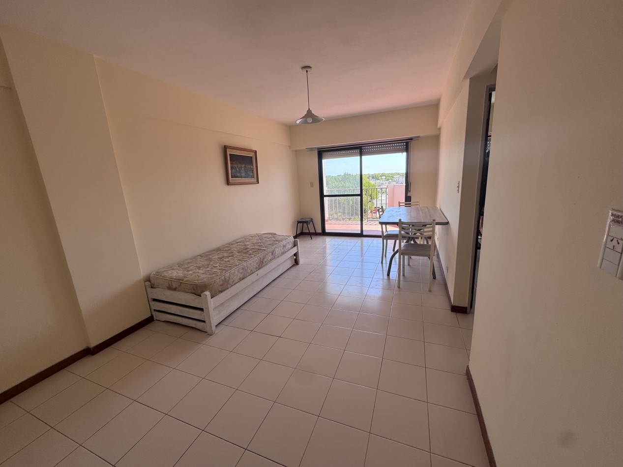 Depto 2 Amb con 2 cocheras 