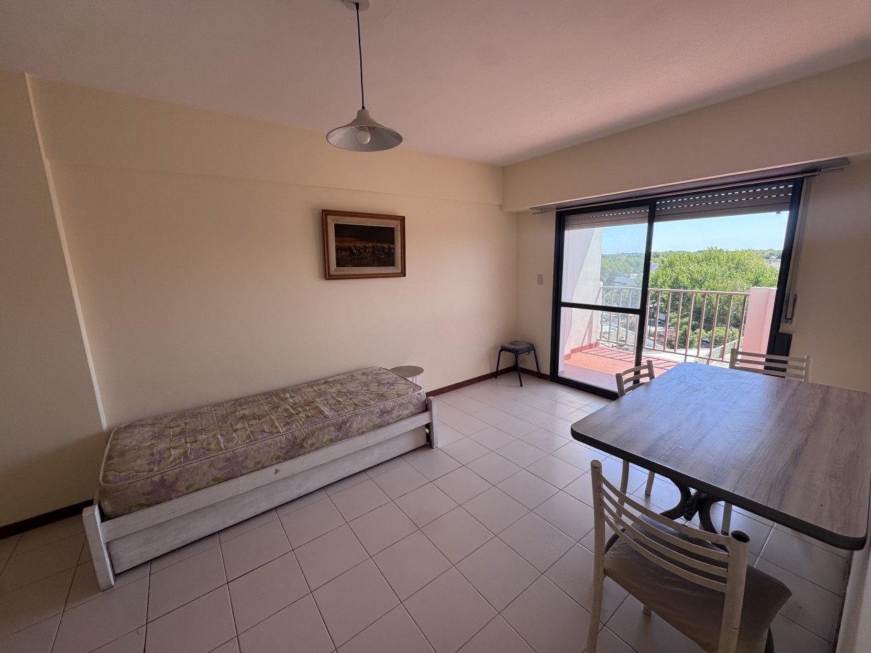 Depto 2 Amb con 2 cocheras 