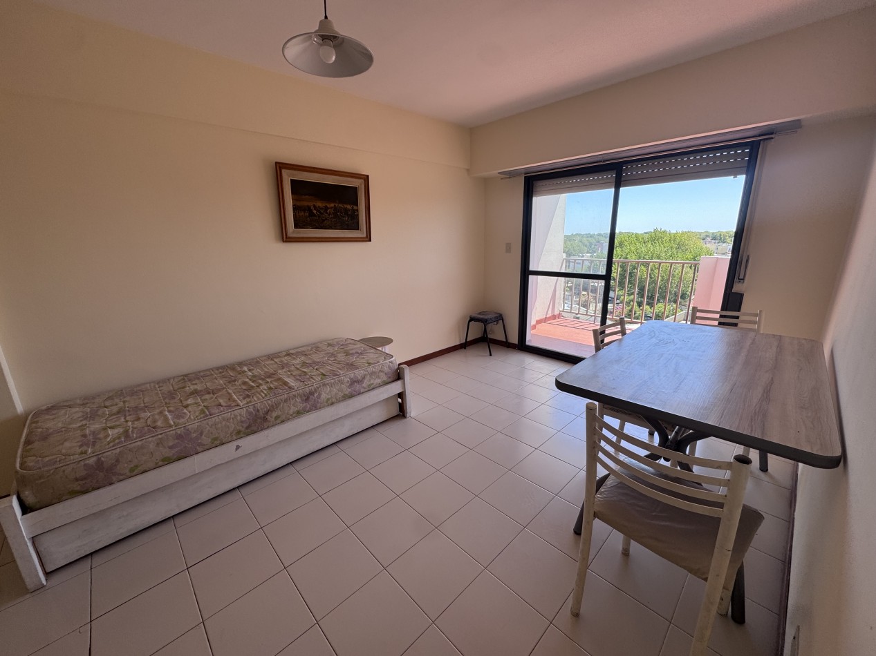 Depto 2 Amb con 2 cocheras 