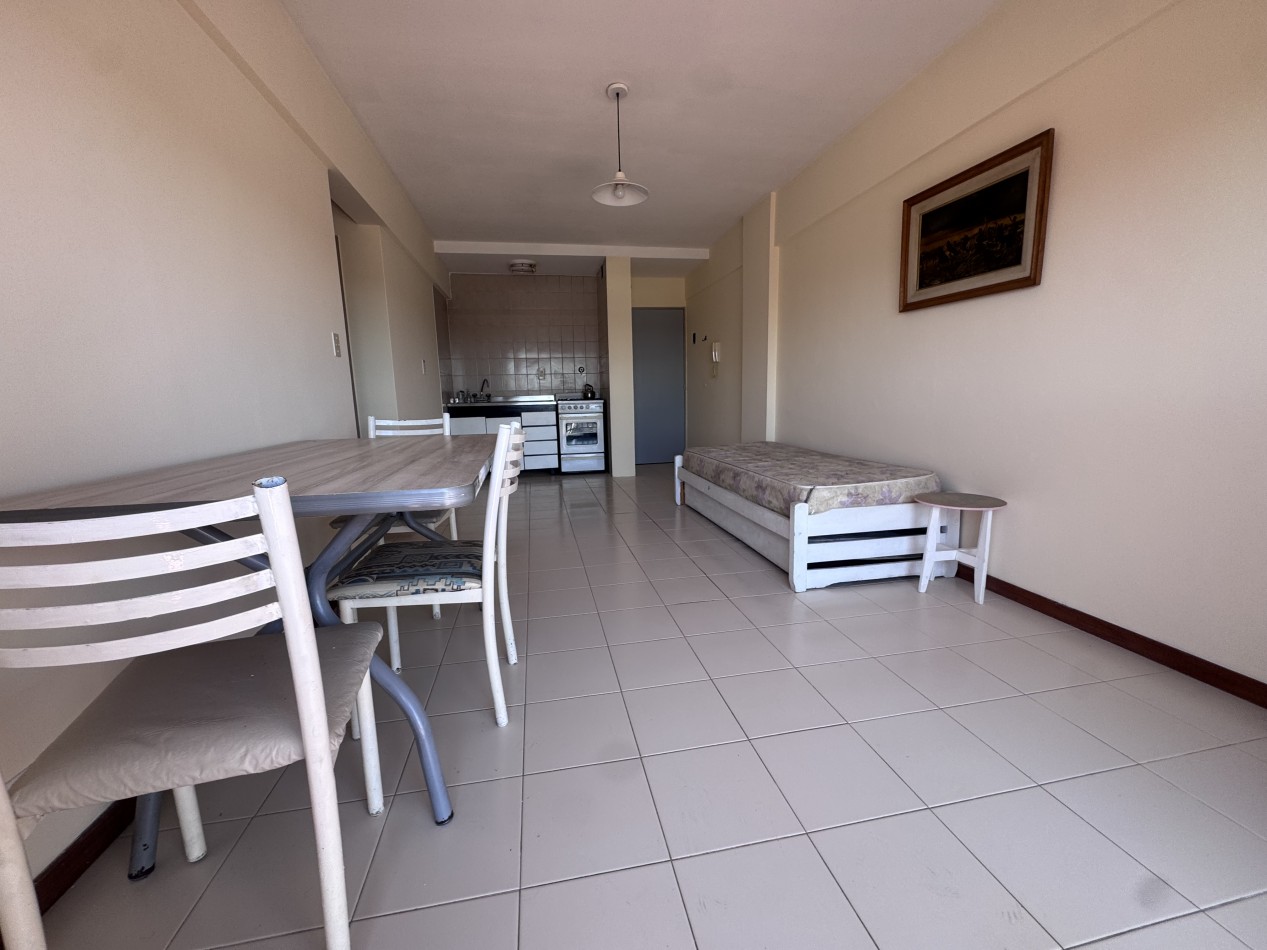 Depto 2 Amb con 2 cocheras 