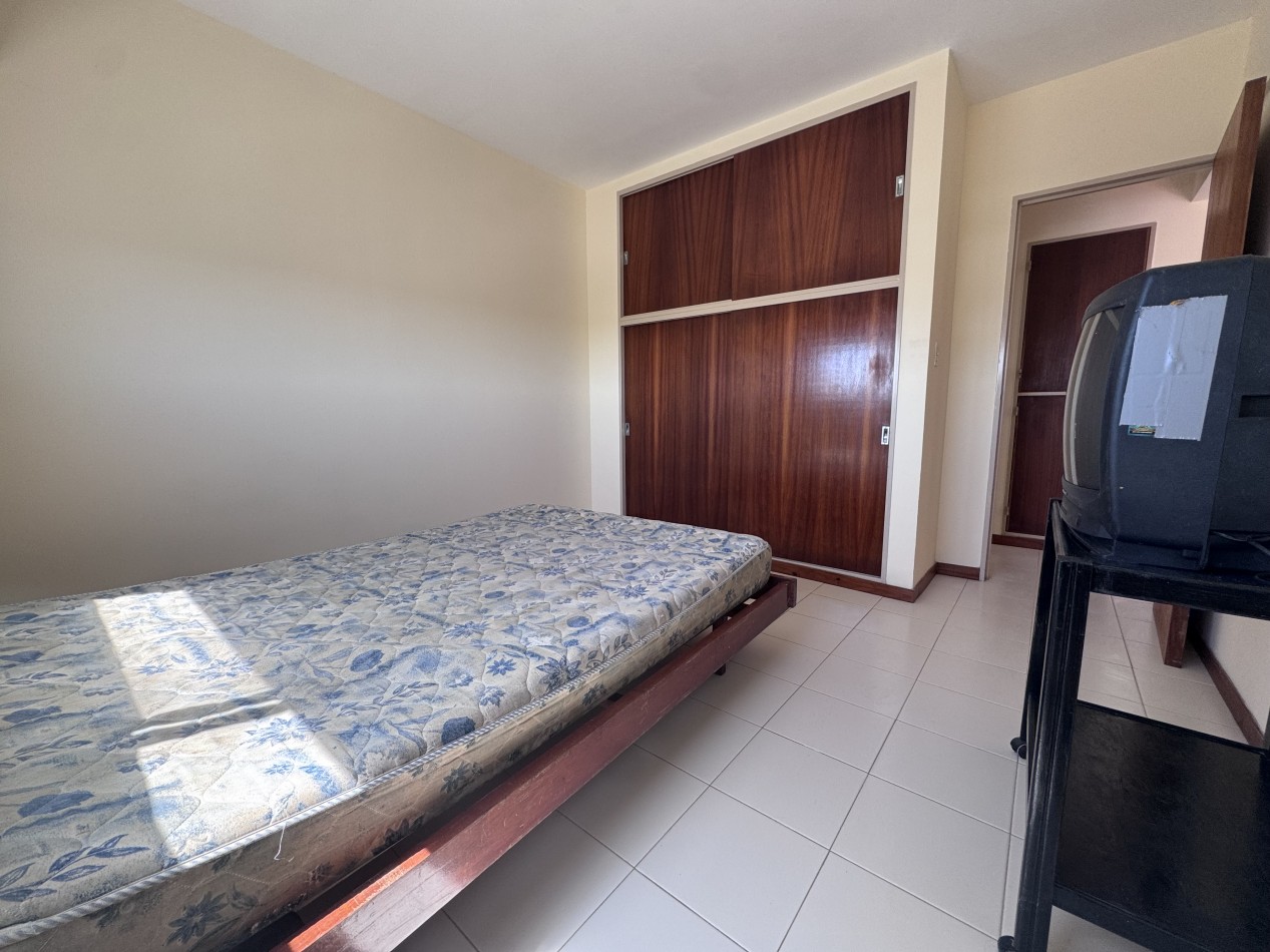 Depto 2 Amb con 2 cocheras 