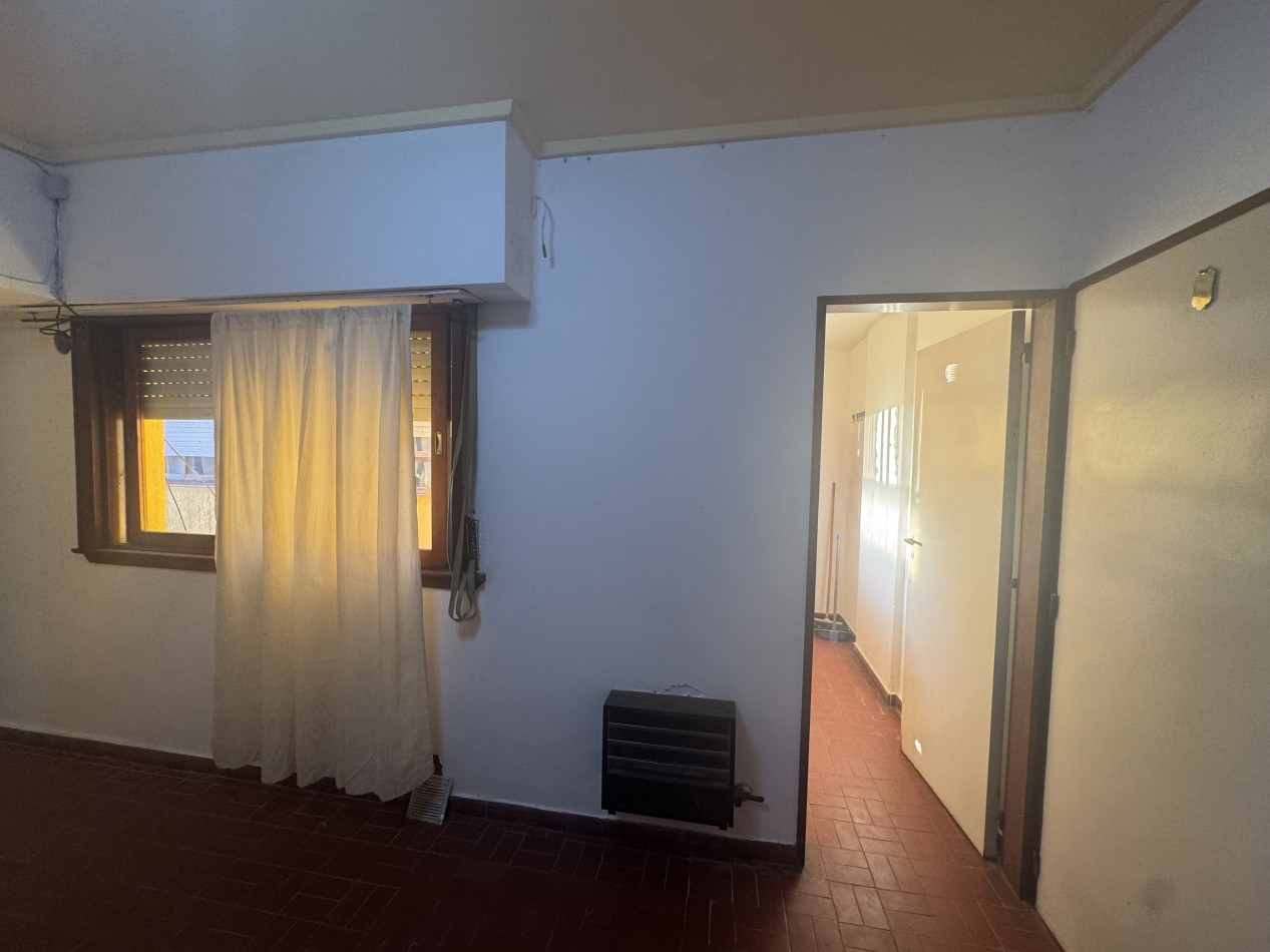 Depto 2 amb. 4to piso L Edificio French 