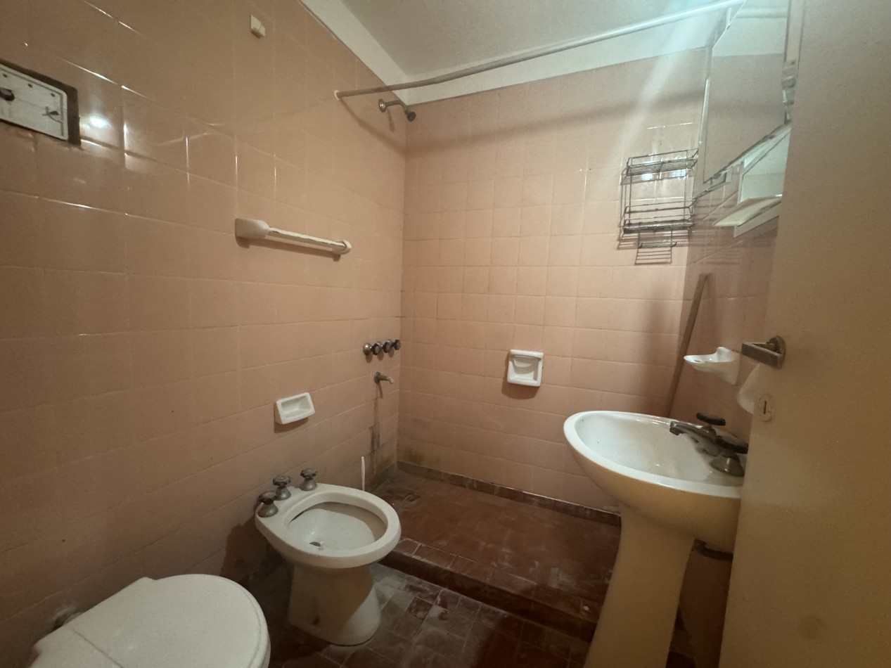 Depto 2 amb. 4to piso L Edificio French 