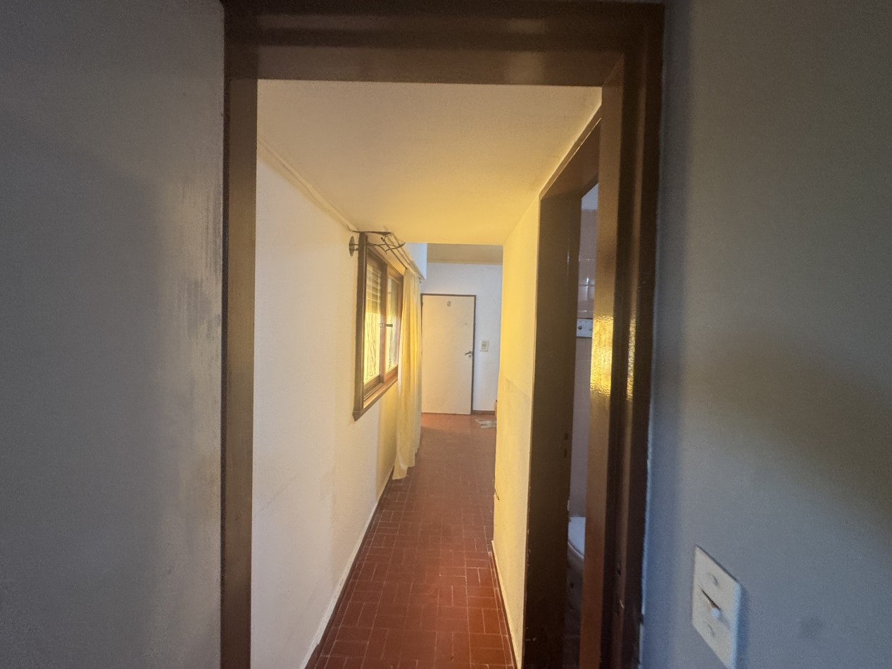 Depto 2 amb. 4to piso L Edificio French 