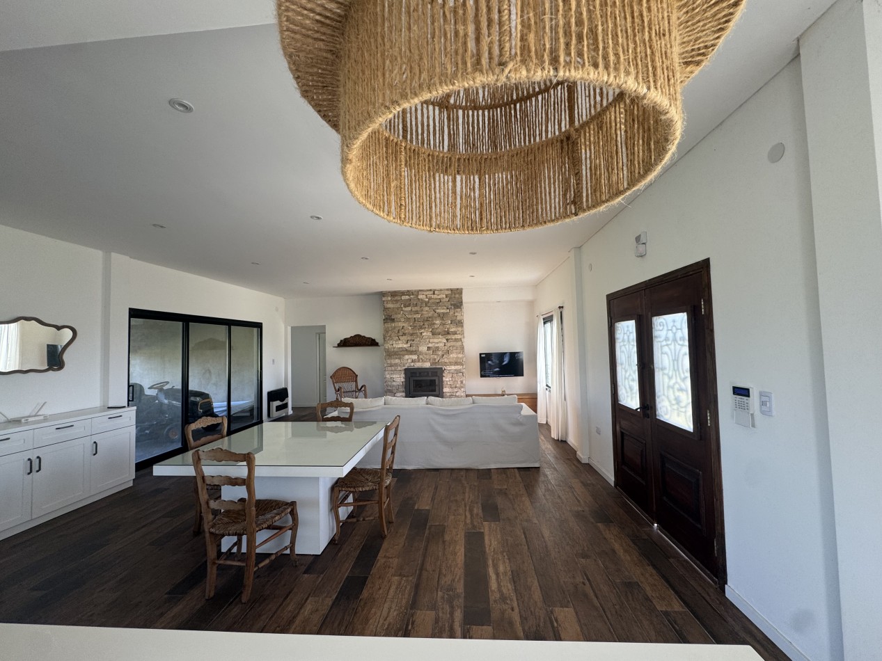 Soñada Chacra 17.000M2 con moderna Casa 5 Amb