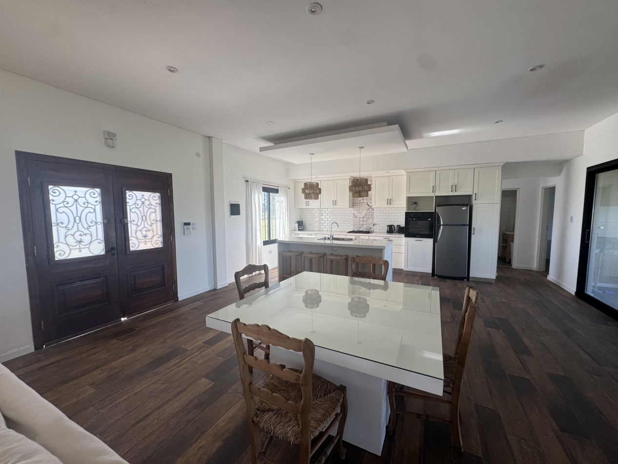 Soñada Chacra 17.000M2 con moderna Casa 5 Amb
