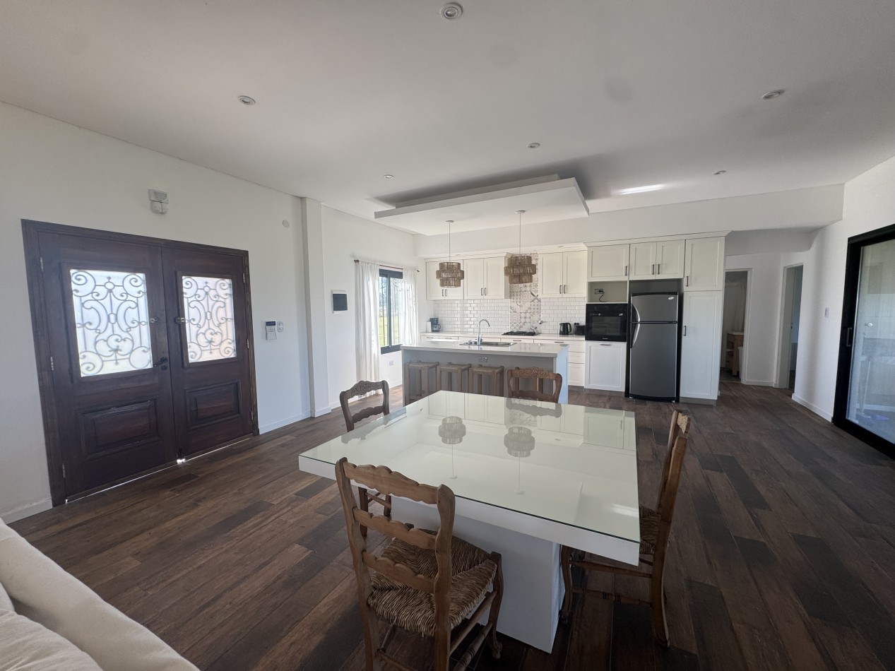 Soñada Chacra 17.000M2 con moderna Casa 5 Amb