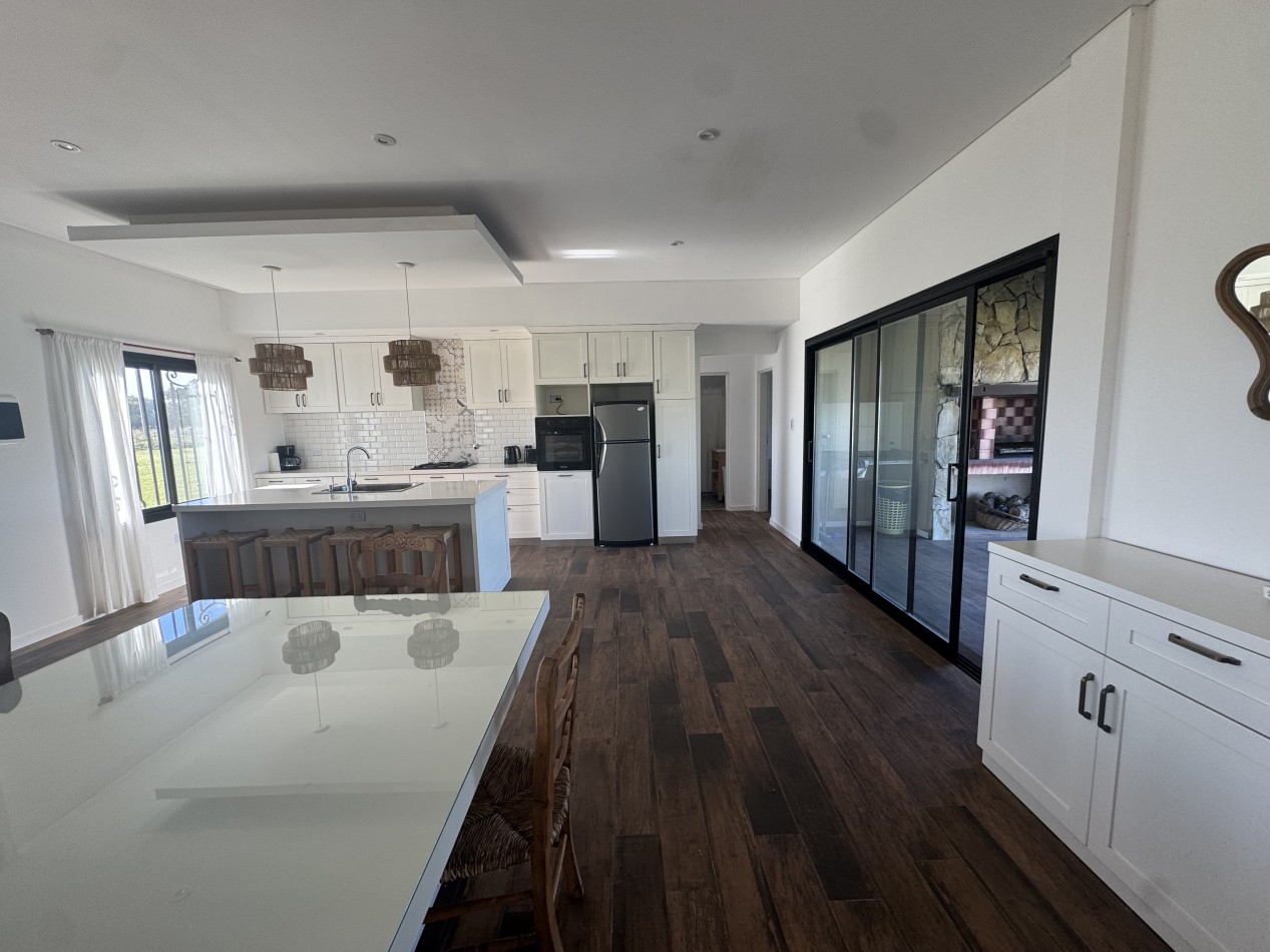 Soñada Chacra 17.000M2 con moderna Casa 5 Amb