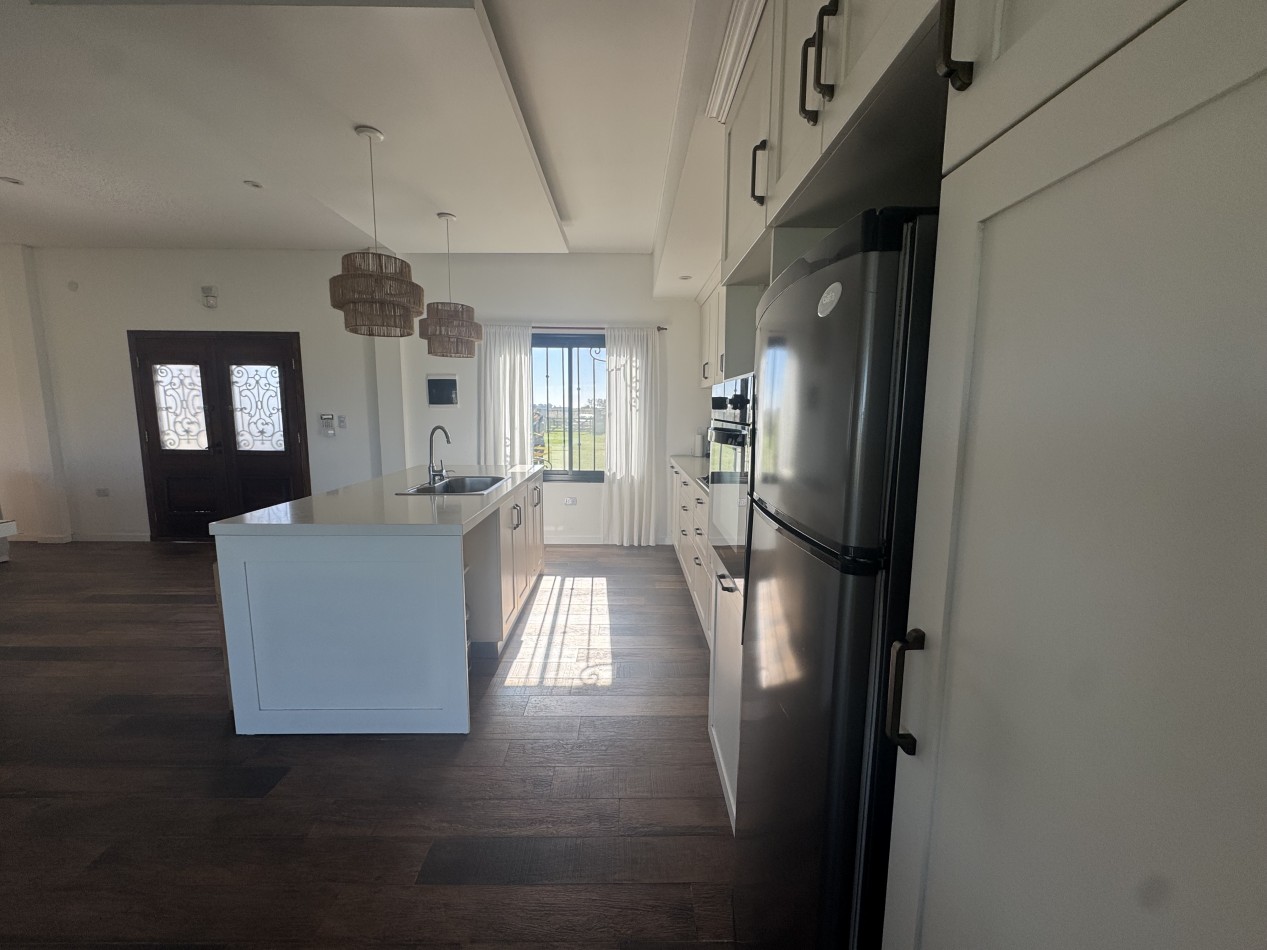 Soñada Chacra 17.000M2 con moderna Casa 5 Amb