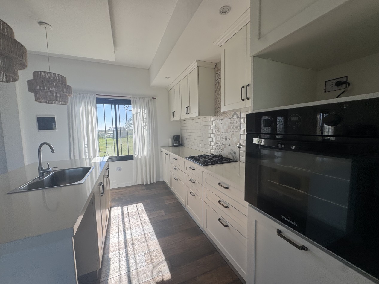 Soñada Chacra 17.000M2 con moderna Casa 5 Amb