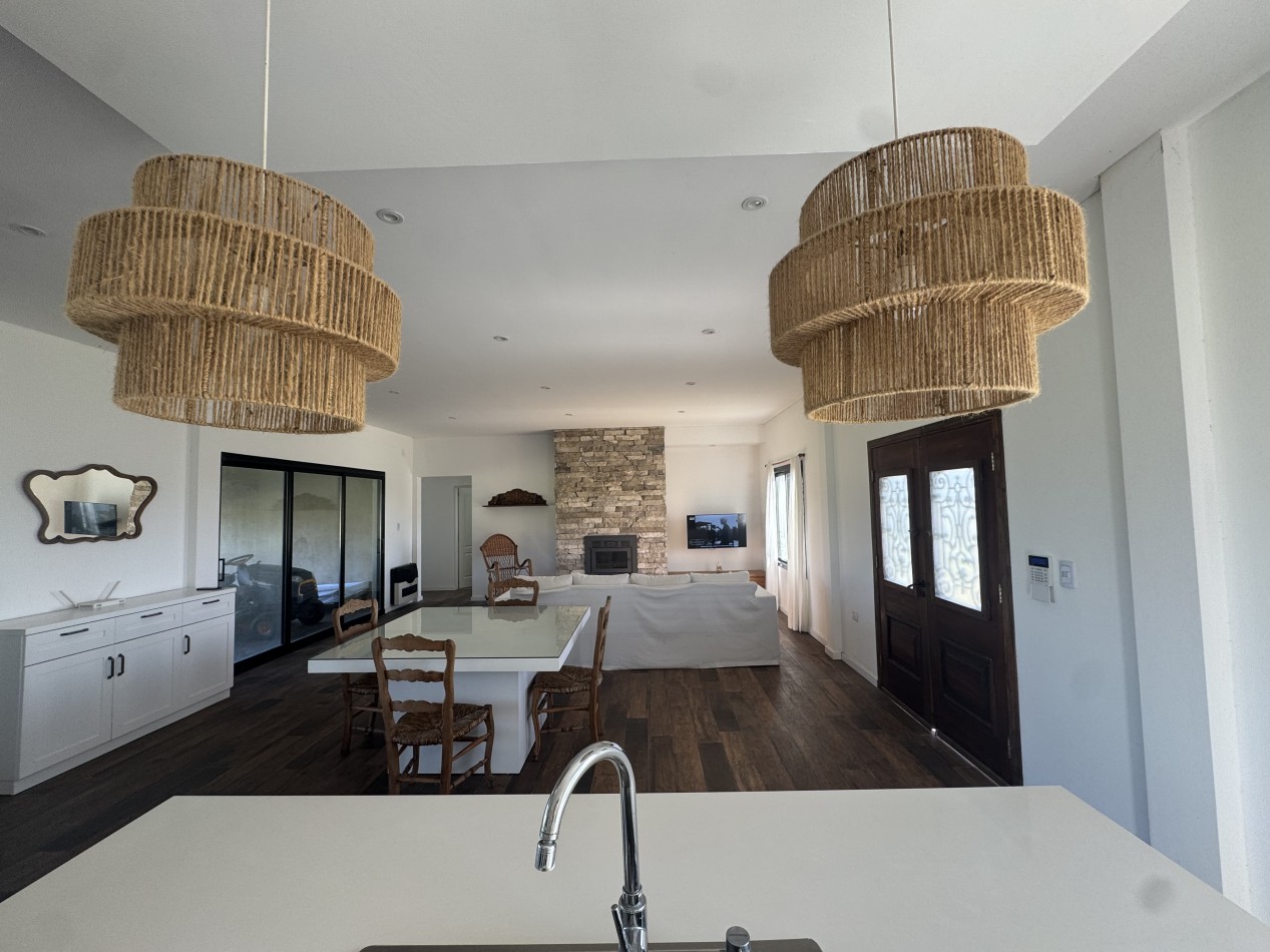Soñada Chacra 17.000M2 con moderna Casa 5 Amb