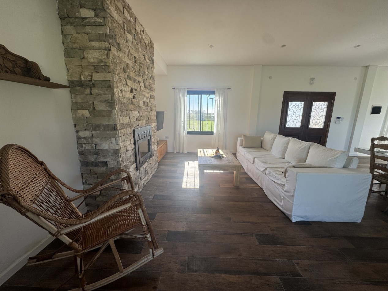 Soñada Chacra 17.000M2 con moderna Casa 5 Amb