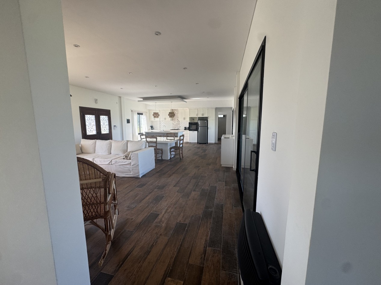 Soñada Chacra 17.000M2 con moderna Casa 5 Amb