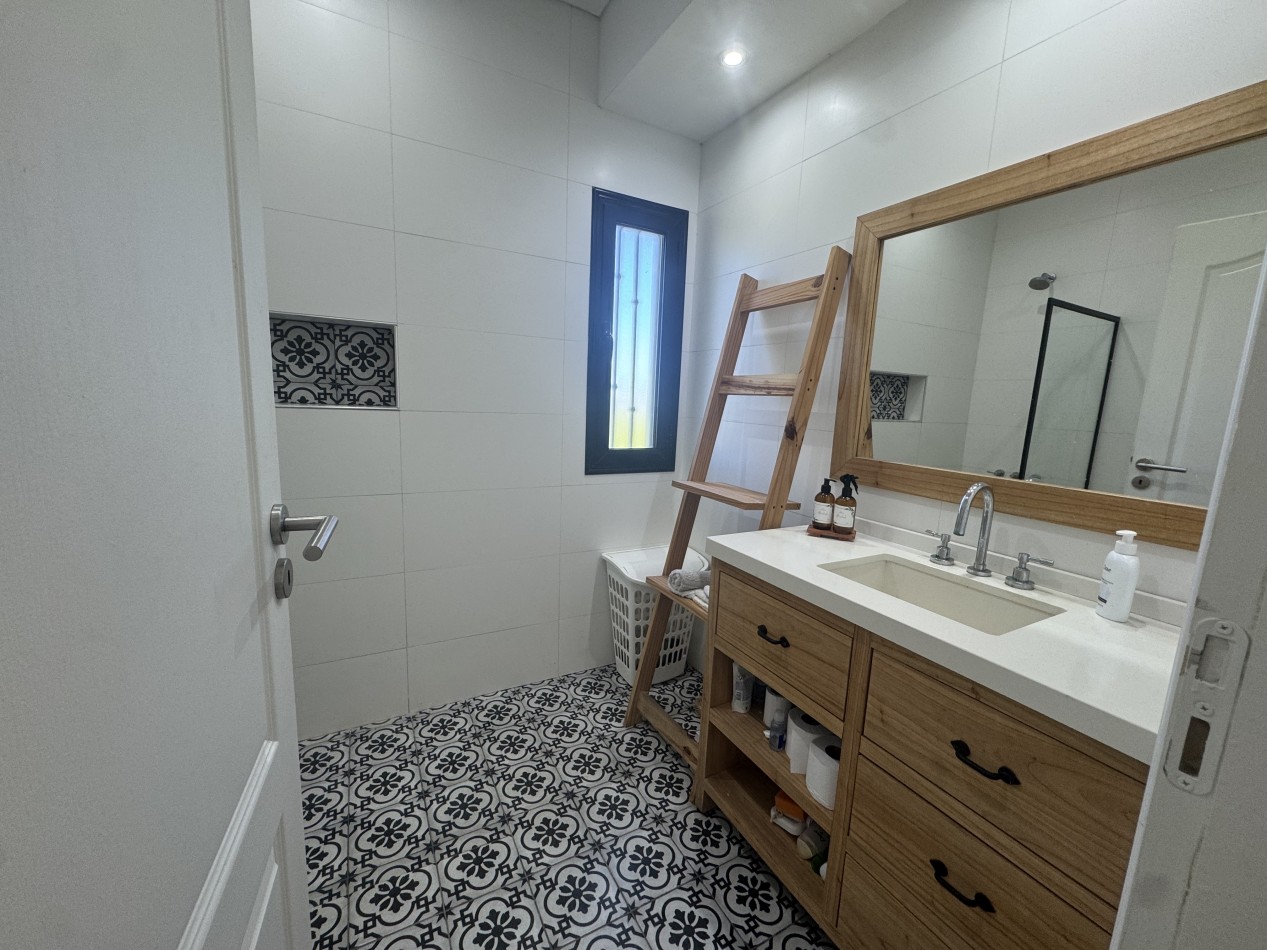 Soñada Chacra 17.000M2 con moderna Casa 5 Amb