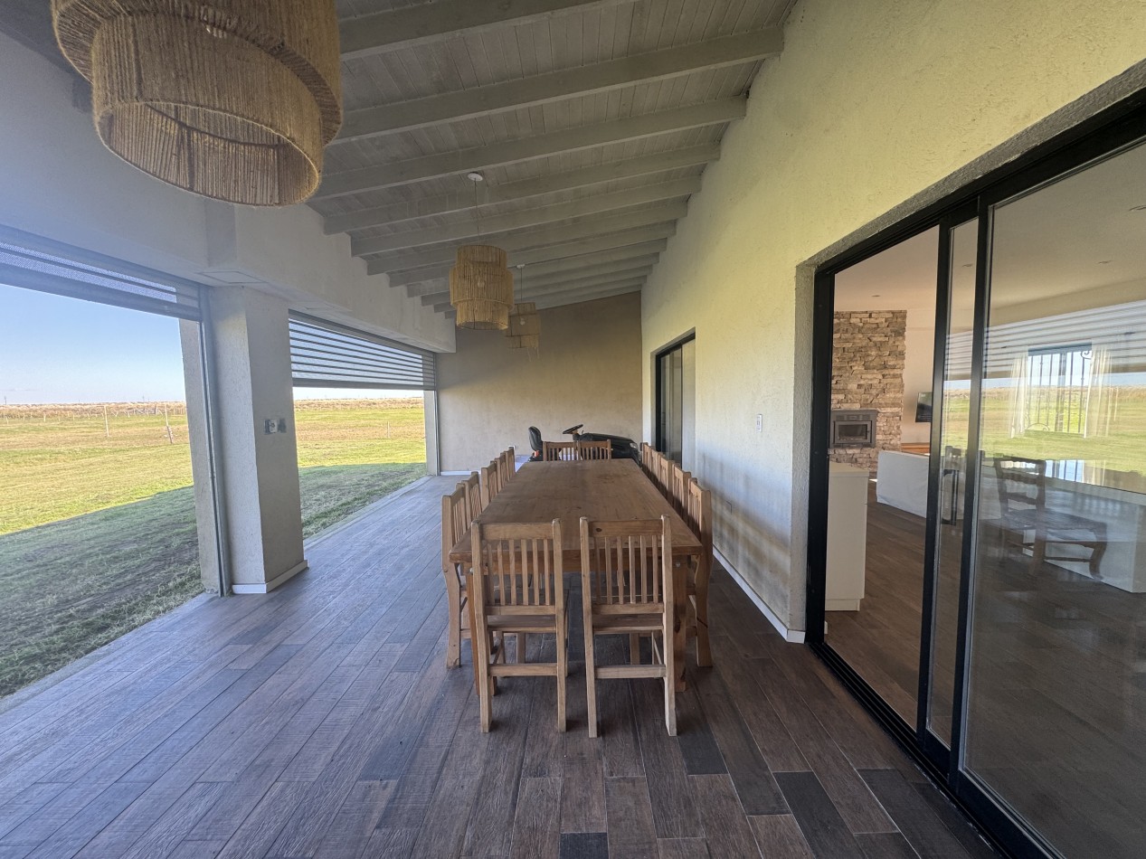 Soñada Chacra 17.000M2 con moderna Casa 5 Amb