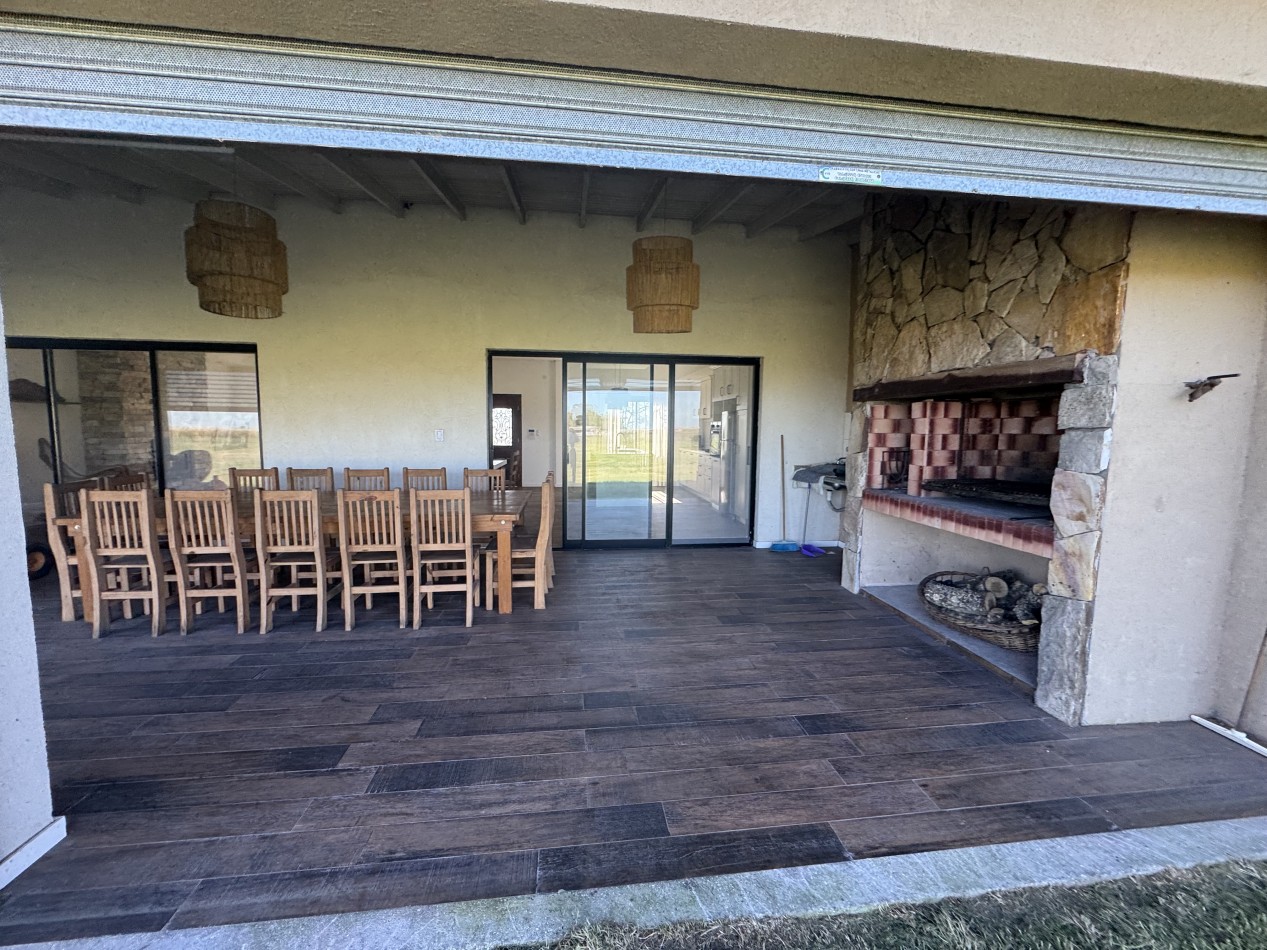 Soñada Chacra 17.000M2 con moderna Casa 5 Amb