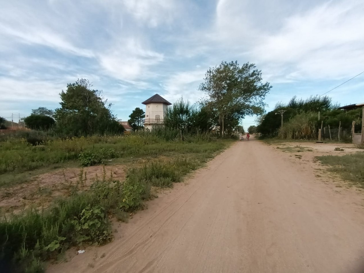 Casa 3 Amb a terminar sobre lote de 696 M2 en Tala sur