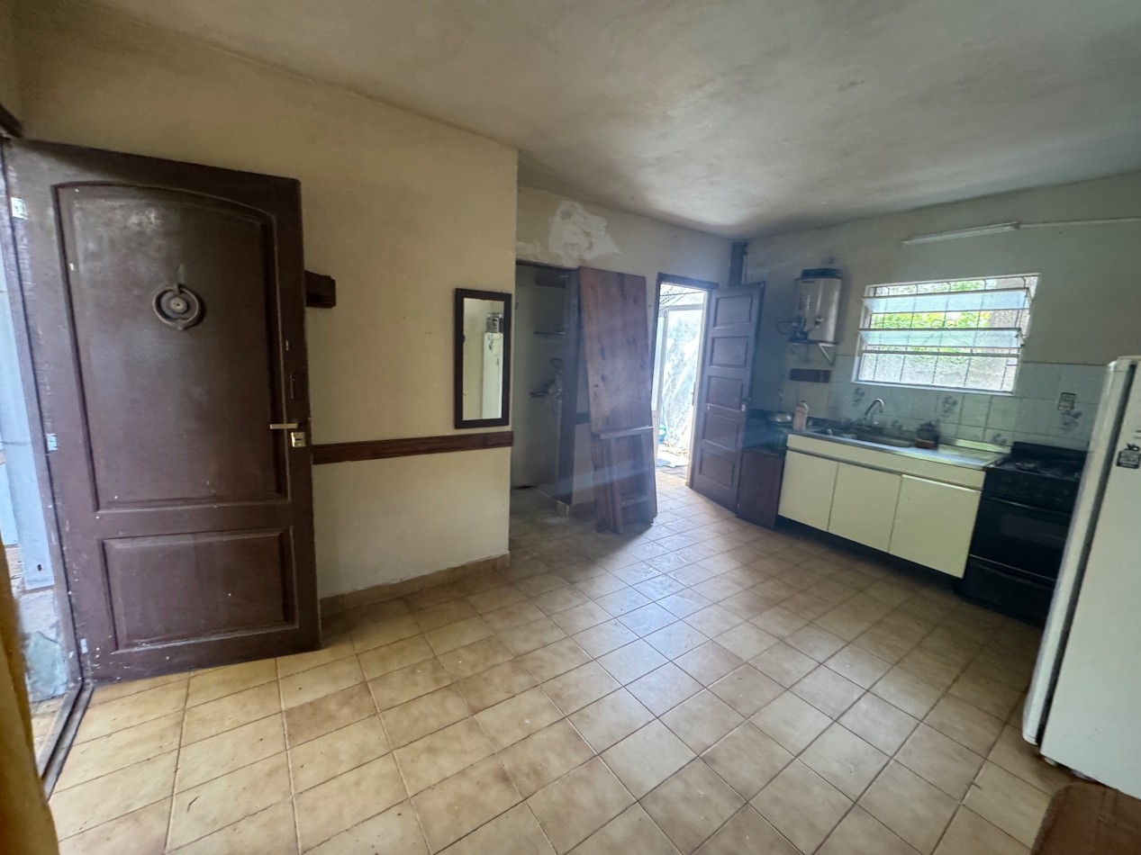 Casa 2 amb a refaccionar en zona norte 