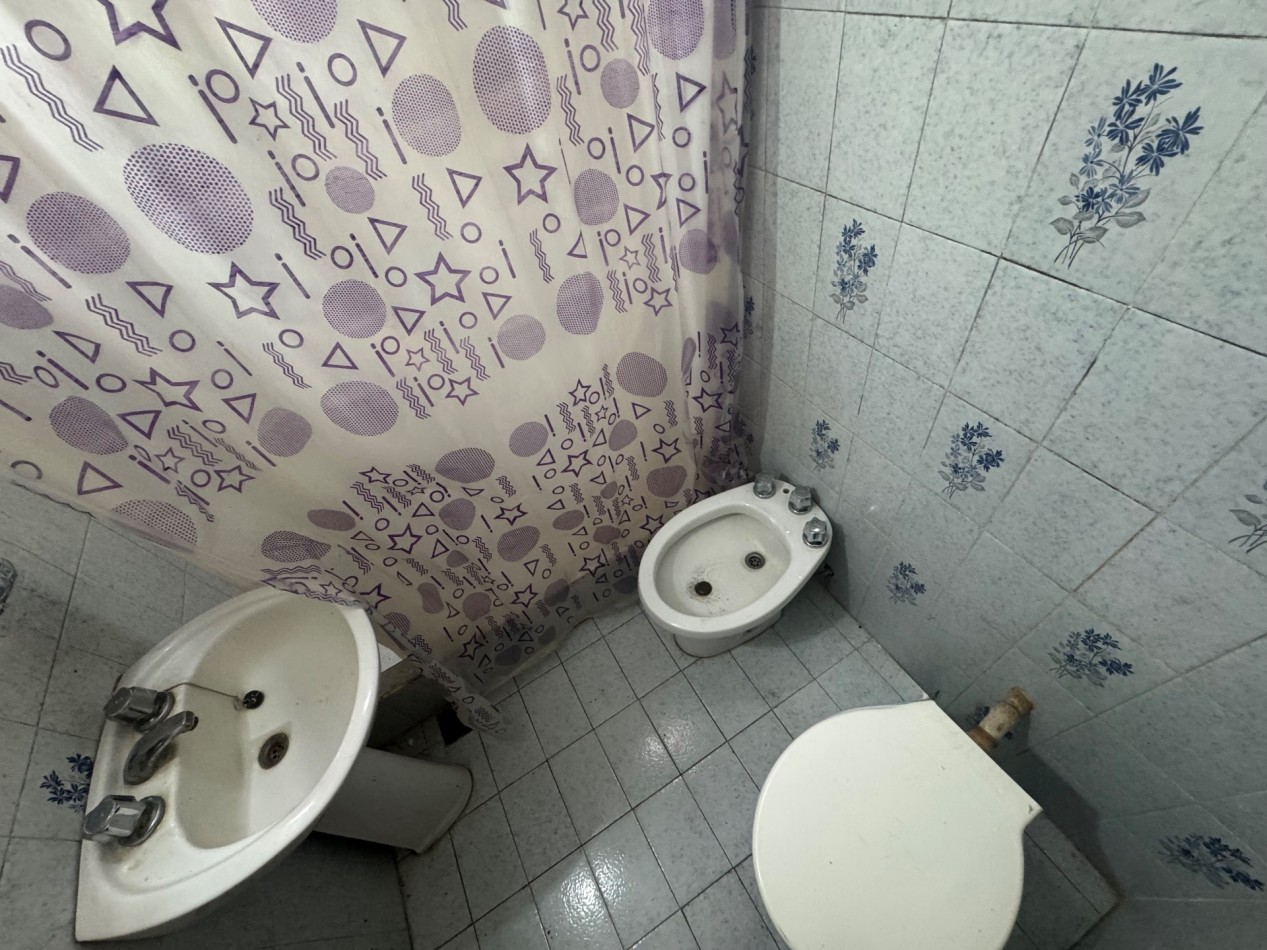 Casa 2 amb a refaccionar en zona norte 