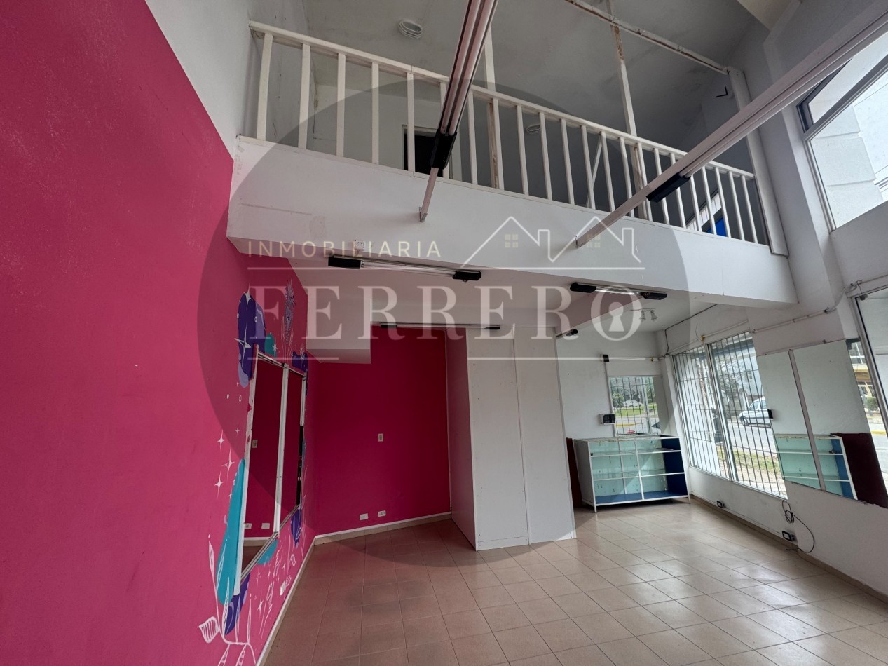 Local frente a Boulevard con excelente exposicion 