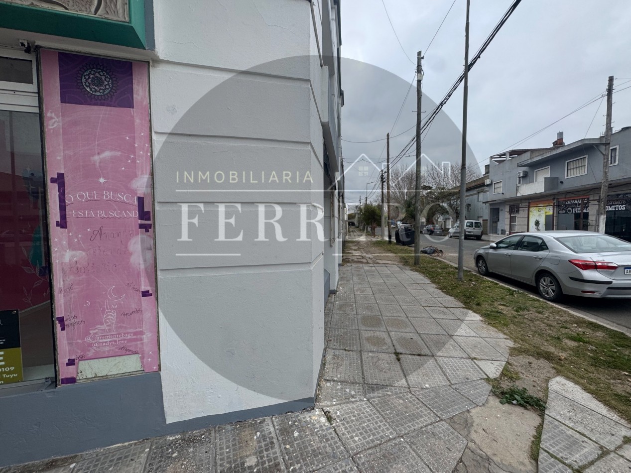 Local frente a Boulevard con excelente exposicion 