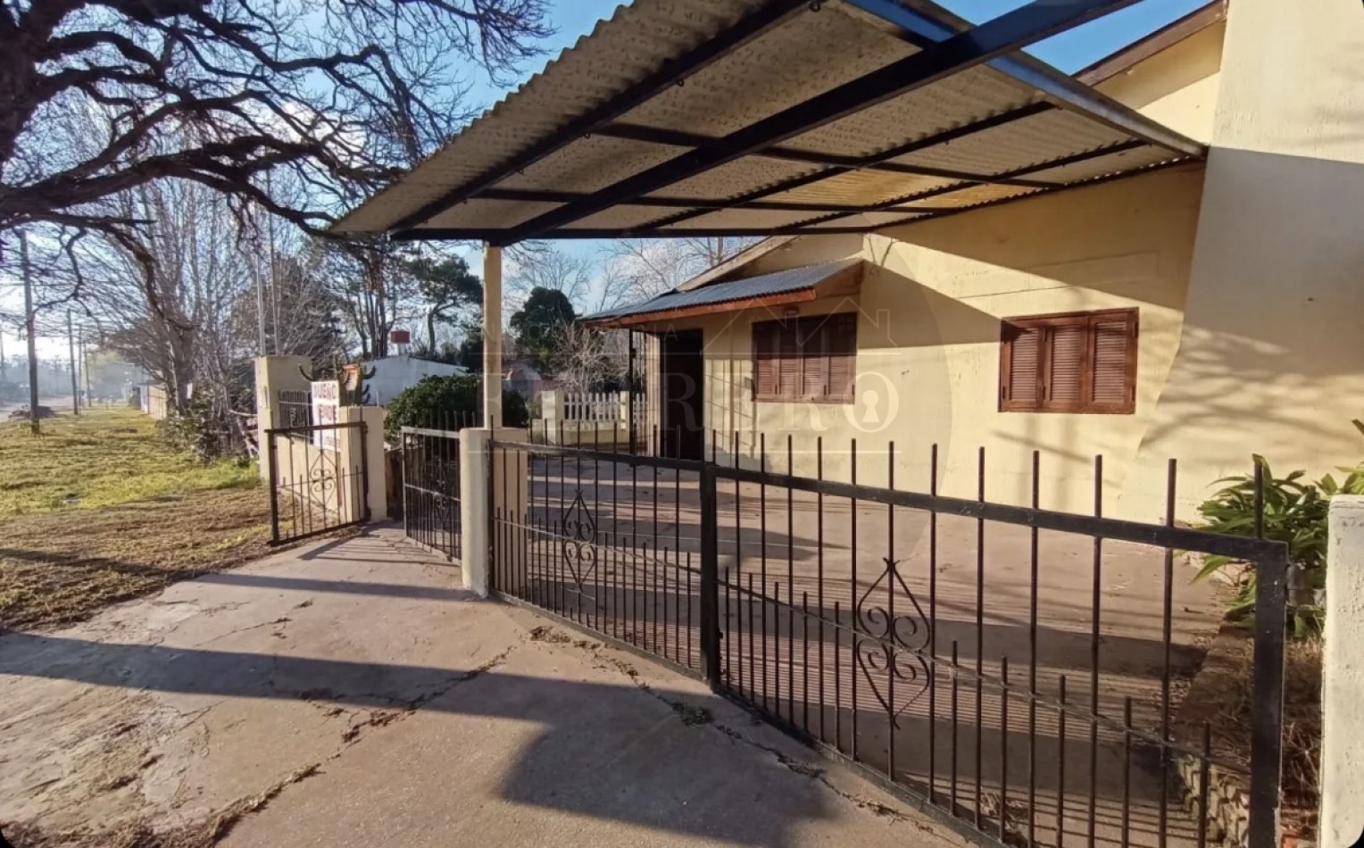 CASA PARA DISFRUTAR TODO EL AÑO- 4 AMBIENTES, IMPECABLE ! 