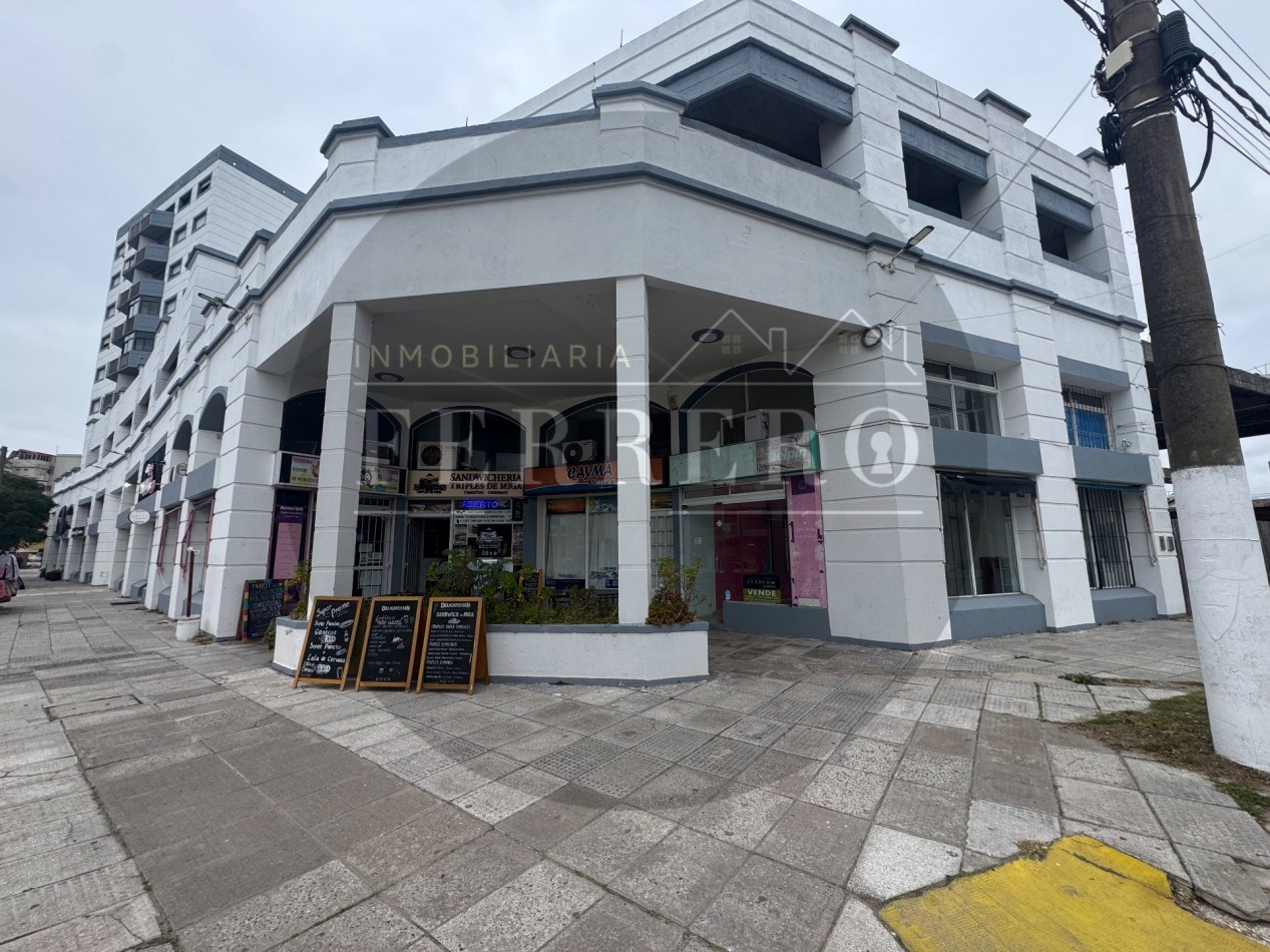 Local frente a Boulevard con excelente exposicion 