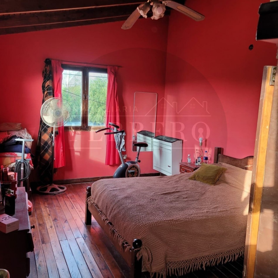 Casa 4 Ambientes sobre Avenida Principal - Gran Potencial